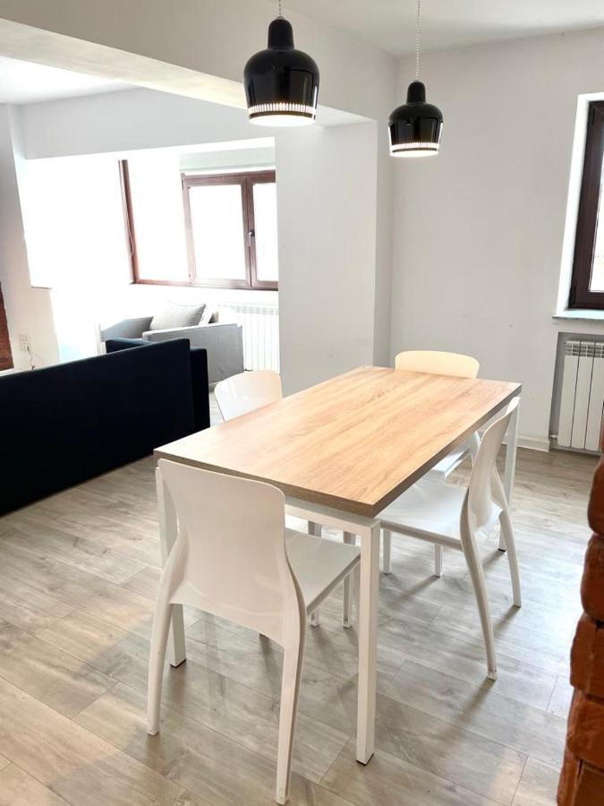 Appartement Apartament Via Tulcea Extérieur photo
